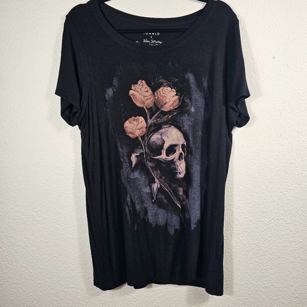 Torrid T-shirt with Skull and Flower